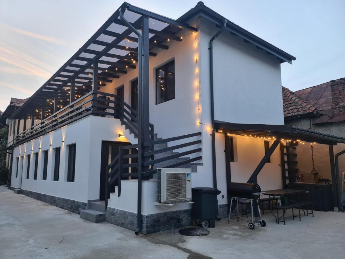Urbanist Guest House Calimanesti Ngoại thất bức ảnh