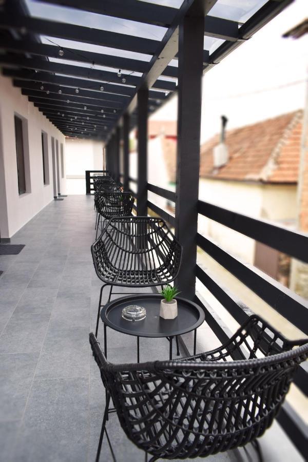 Urbanist Guest House Calimanesti Ngoại thất bức ảnh